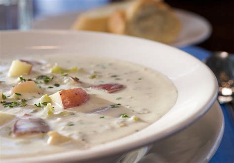 How many carbs are in boston clam chowder - calories, carbs, nutrition