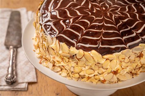 How many carbs are in boston cream pie - calories, carbs, nutrition