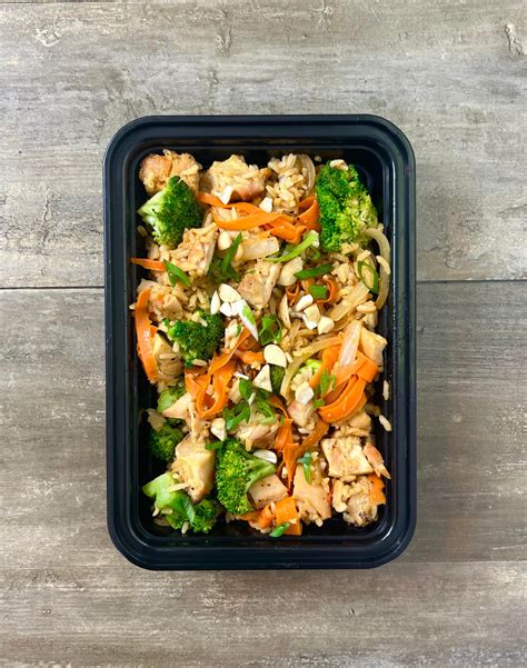 How many carbs are in bowl sriracha chicken - calories, carbs, nutrition