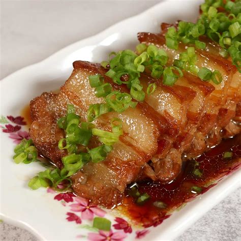 How many carbs are in braised pork belly - calories, carbs, nutrition