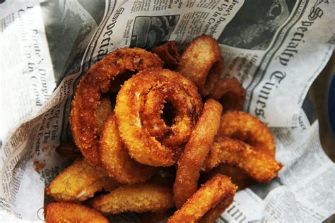 How many carbs are in breaded onion rings - calories, carbs, nutrition