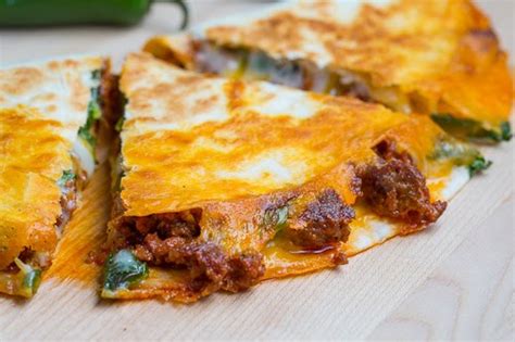 How many carbs are in breakfast chorizo quesadilla - calories, carbs, nutrition