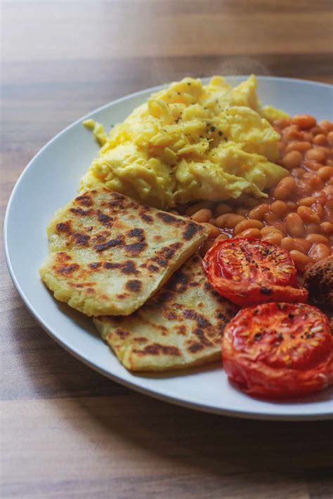How many carbs are in breakfast scone - calories, carbs, nutrition
