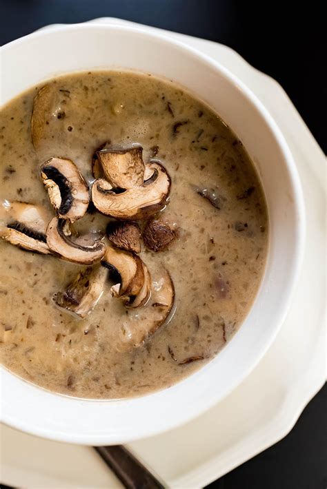 How many carbs are in brie and mushroom soup - calories, carbs, nutrition