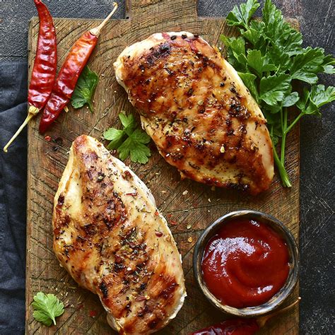 How many carbs are in brined smoked free range chicken breast - calories, carbs, nutrition