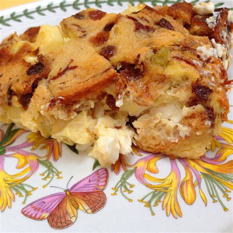 How many carbs are in brkf strata french toast apple raisin 1/2 hp 3x3 - calories, carbs, nutrition