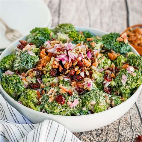 How many carbs are in broccoli bacon and sunflower seed salad - calories, carbs, nutrition