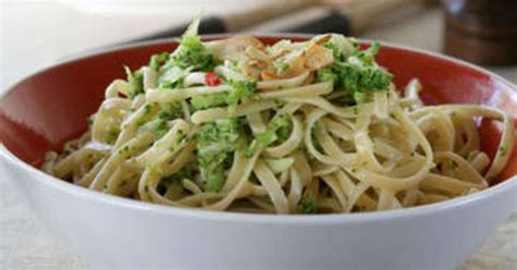 How many carbs are in broccoli mushroom linguini - calories, carbs, nutrition