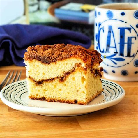 How many carbs are in brown sugar cinnamon coffee cake - calories, carbs, nutrition