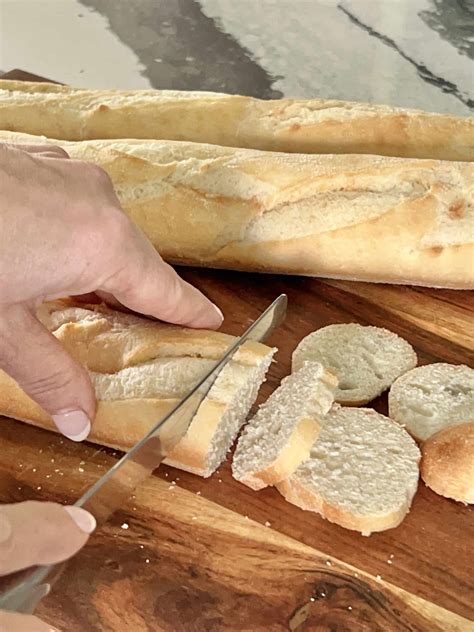 How many carbs are in bruschetta baguettes - calories, carbs, nutrition