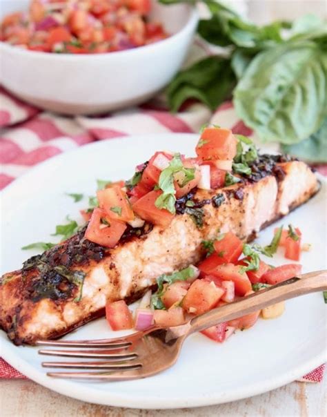 How many carbs are in bruschetta salmon burger - calories, carbs, nutrition