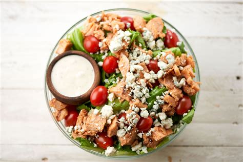 How many carbs are in buffalo chicken and blue cheese shaker salad (103127.0) - calories, carbs, nutrition