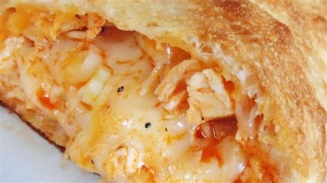How many carbs are in buffalo chicken calzone - calories, carbs, nutrition