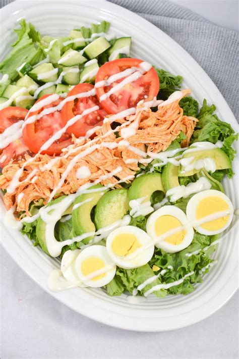 How many carbs are in buffalo chicken salad 9 oz - calories, carbs, nutrition