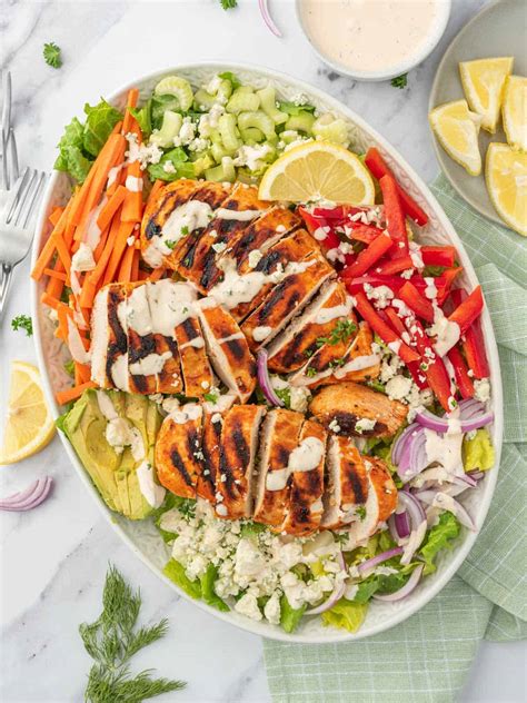 How many carbs are in buffalo chicken salad plate - calories, carbs, nutrition