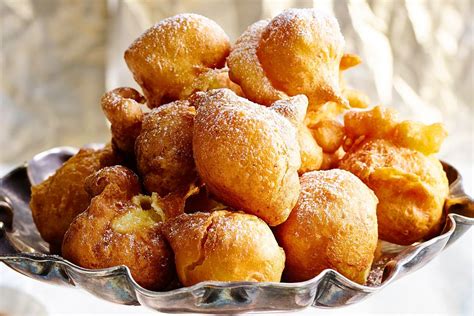 How many carbs are in bunuelos - calories, carbs, nutrition