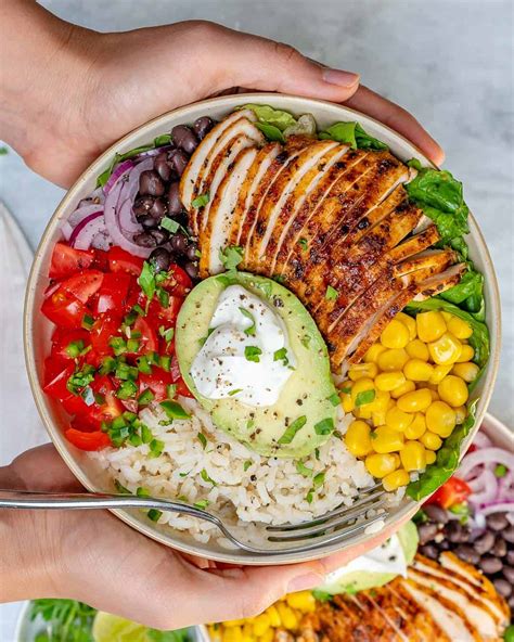 How many carbs are in burrito bowl - chicken, brown rice, cheese - calories, carbs, nutrition