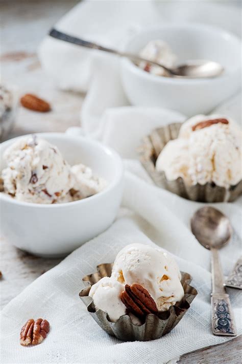 How many carbs are in butter pecan ice cream - calories, carbs, nutrition