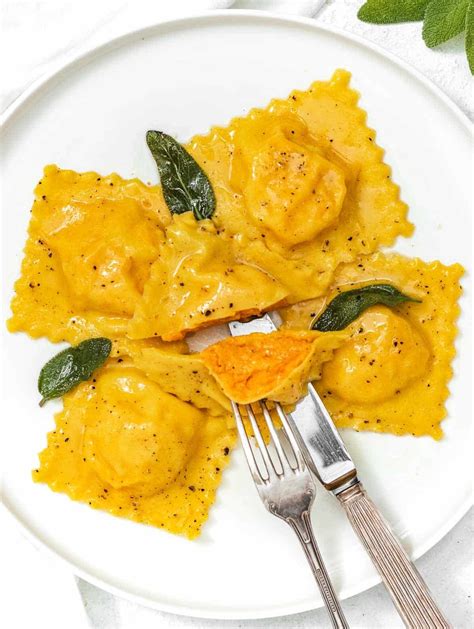 How many carbs are in butternut ravioli medium - calories, carbs, nutrition