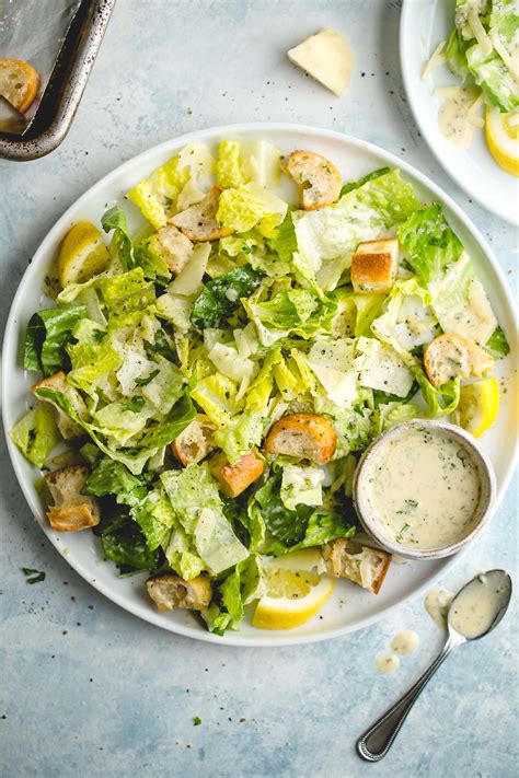 How many carbs are in caesar salad with black pepper caesar dressing - calories, carbs, nutrition