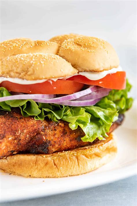 How many carbs are in cajun chicken sandwich (34921.282) - calories, carbs, nutrition