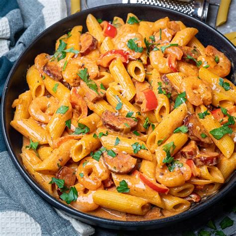 How many carbs are in cajun chicken sausage penne pasta - calories, carbs, nutrition