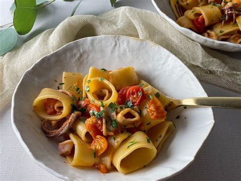 How many carbs are in calamarata pasta - calories, carbs, nutrition