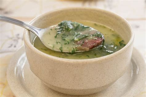 How many carbs are in caldo verde - calories, carbs, nutrition