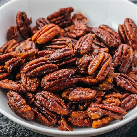 How many carbs are in candied pecans - calories, carbs, nutrition