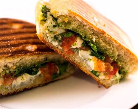 How many carbs are in caprese panini with fresh mozzarella - calories, carbs, nutrition