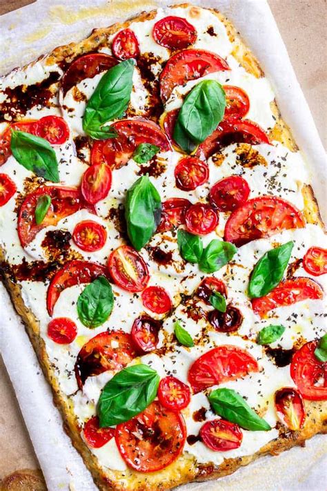 How many carbs are in caprese pizza - calories, carbs, nutrition