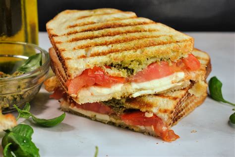 How many carbs are in caprese with pesto panini (9267.2) - calories, carbs, nutrition