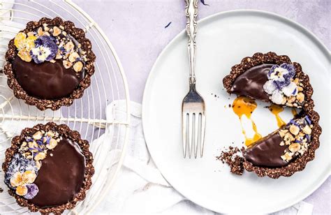 How many carbs are in caramel hazelnut tartlet - calories, carbs, nutrition