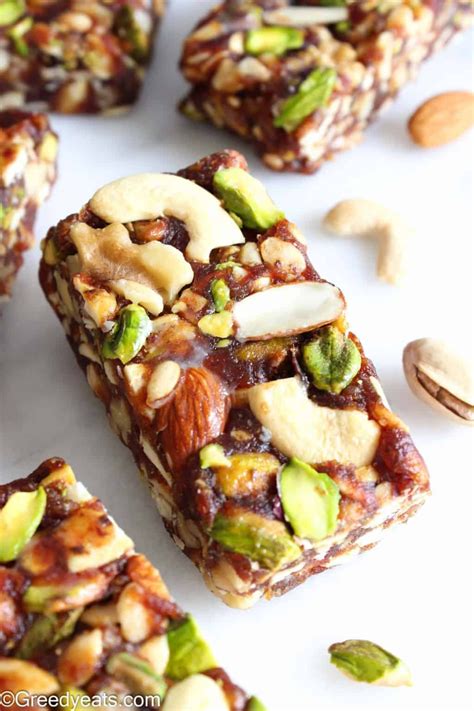 How many carbs are in cardamom date almond pecan bars (10888.1) - calories, carbs, nutrition