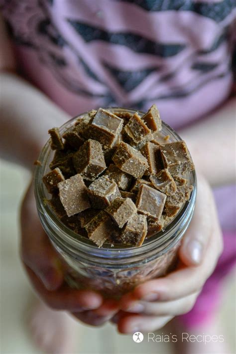 How many carbs are in carob chip - calories, carbs, nutrition