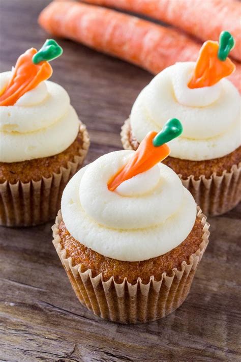 How many carbs are in carrot cupcake frosting sprinkles (22399.4) - calories, carbs, nutrition