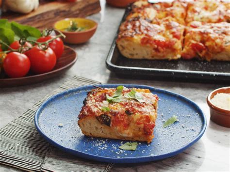 How many carbs are in carved beef and mozzarella foccacia (36968.7) - calories, carbs, nutrition