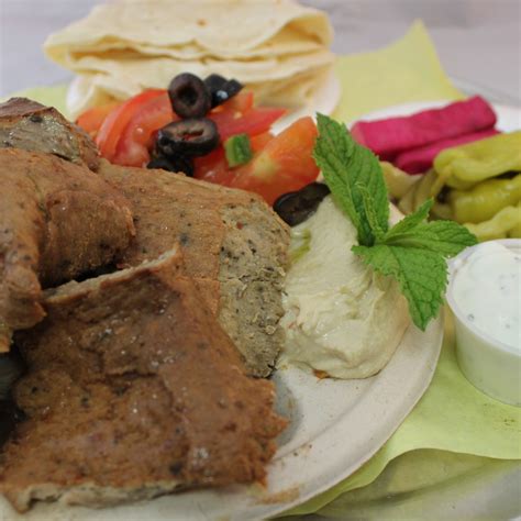 How many carbs are in carved lamb gyro platter - calories, carbs, nutrition