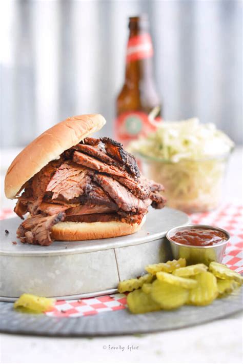 How many carbs are in carved smoked bbq brisket sandwich platter - calories, carbs, nutrition