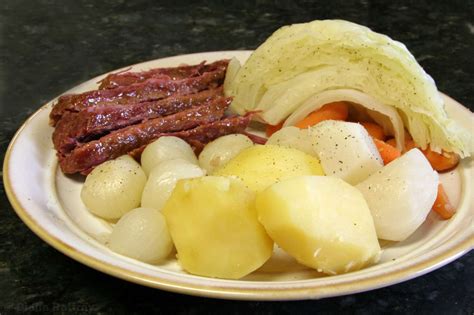 How many carbs are in cerners corned beef with cabbage, potatoes and carrots - calories, carbs, nutrition