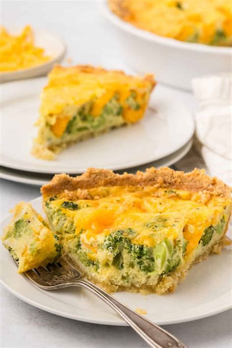 How many carbs are in cheddar and broccoli quiche - calories, carbs, nutrition