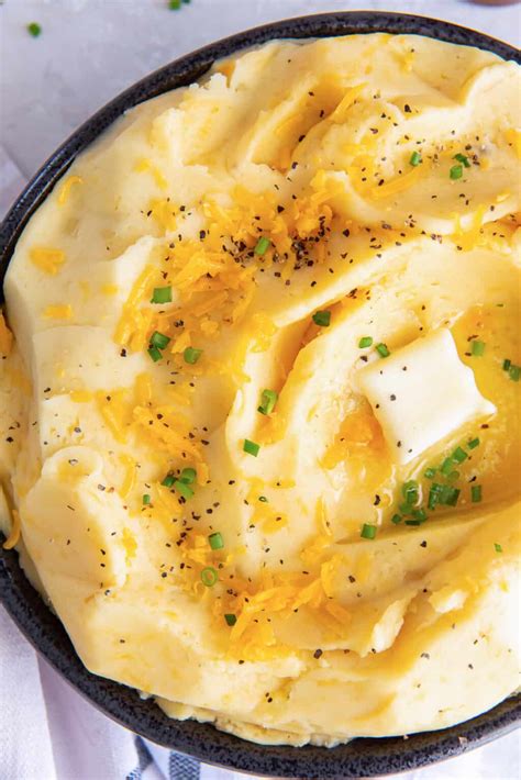 How many carbs are in cheddar mashed potatoes - calories, carbs, nutrition