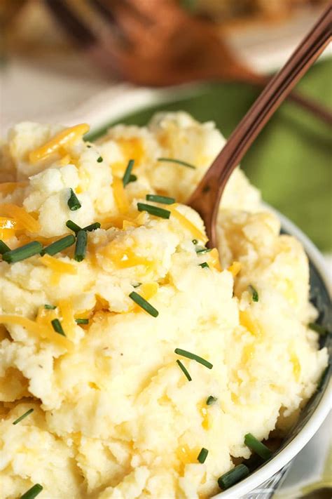 How many carbs are in cheddar-chive mashed potatoes - calories, carbs, nutrition