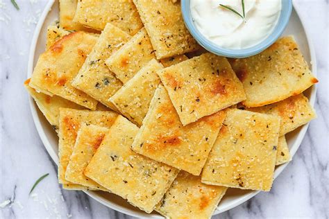 How many carbs are in cheese and crackers parfait - calories, carbs, nutrition