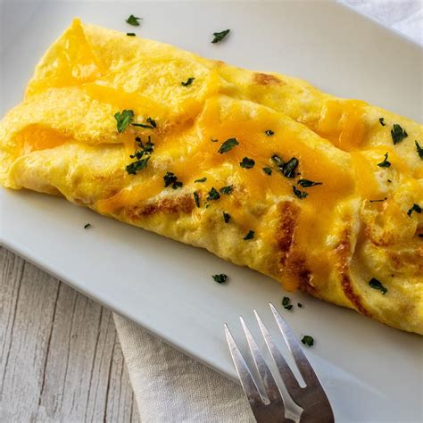 How many carbs are in cheese omelet - calories, carbs, nutrition