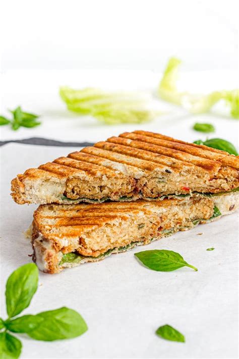 How many carbs are in cheese panini garnished with mixed leaves - calories, carbs, nutrition