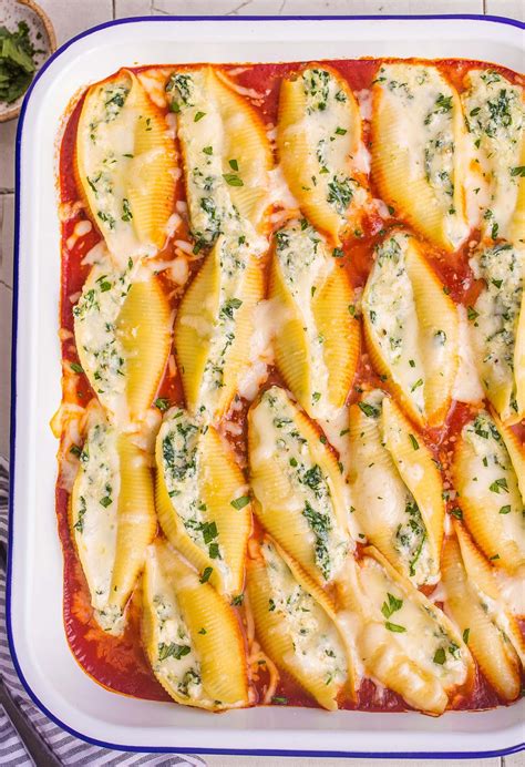 How many carbs are in cheese stuffed shells - calories, carbs, nutrition