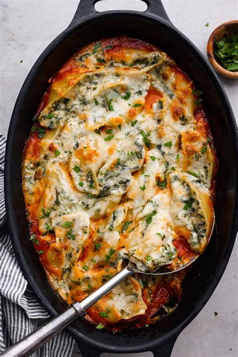 How many carbs are in cheese stuffed shells with sauce - calories, carbs, nutrition