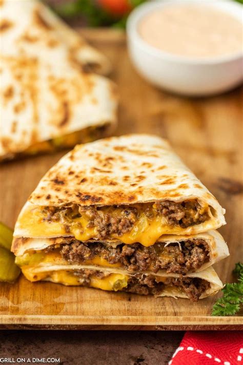 How many carbs are in cheeseburger quesadilla - calories, carbs, nutrition