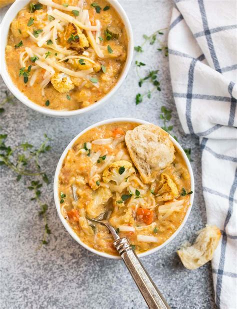 How many carbs are in cheesy baked cauliflower chowder - calories, carbs, nutrition